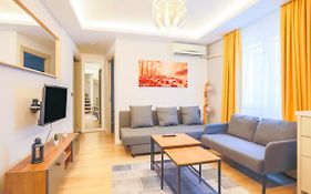 Charming Flat 500 M To Uskudar Ferry Station